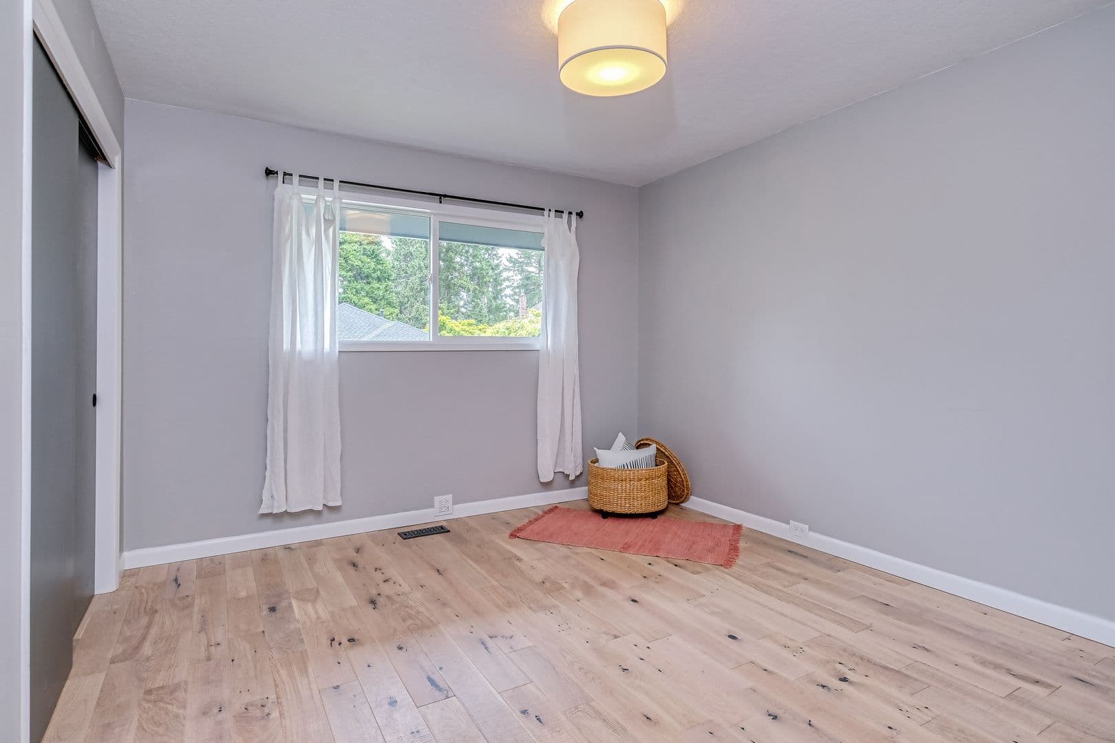Lake Oswego House: 1698 Aspen St