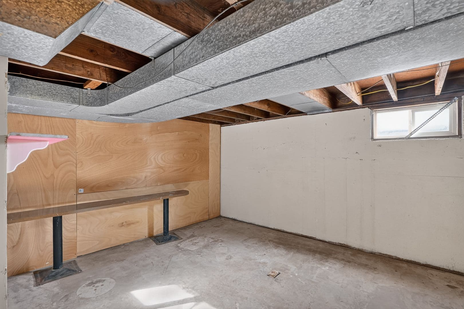 Gresham Condo: 655 NE 4th St