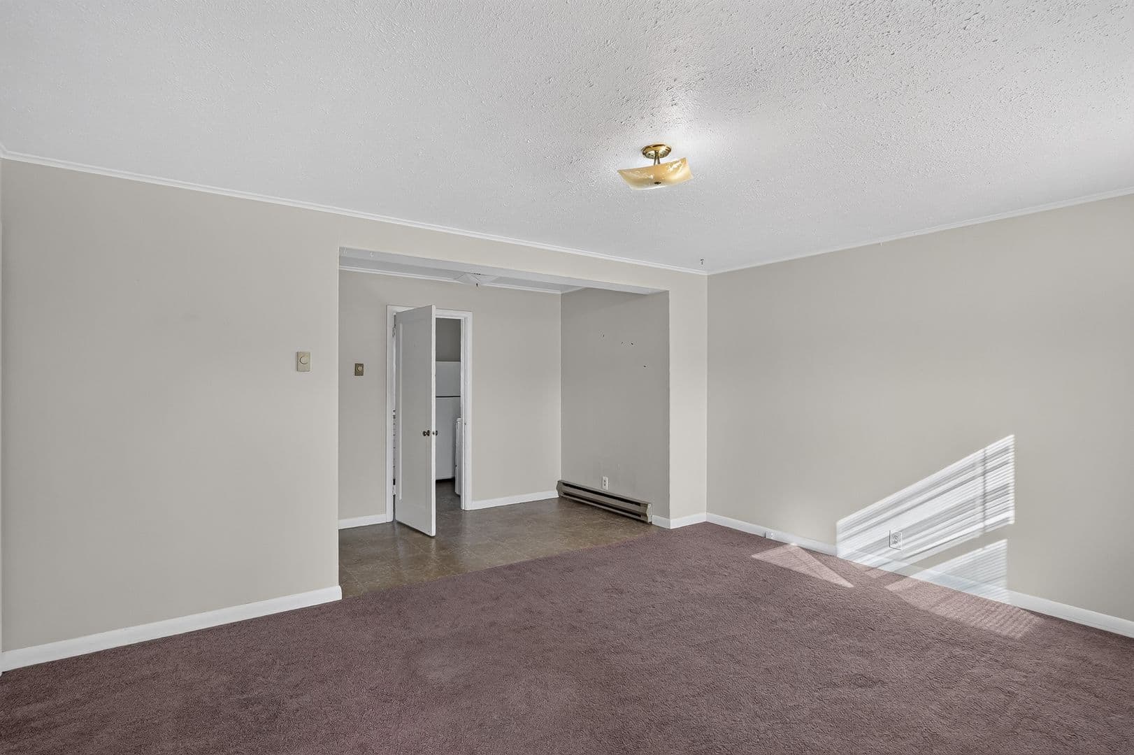Gresham Condo: 653 NE 4th St