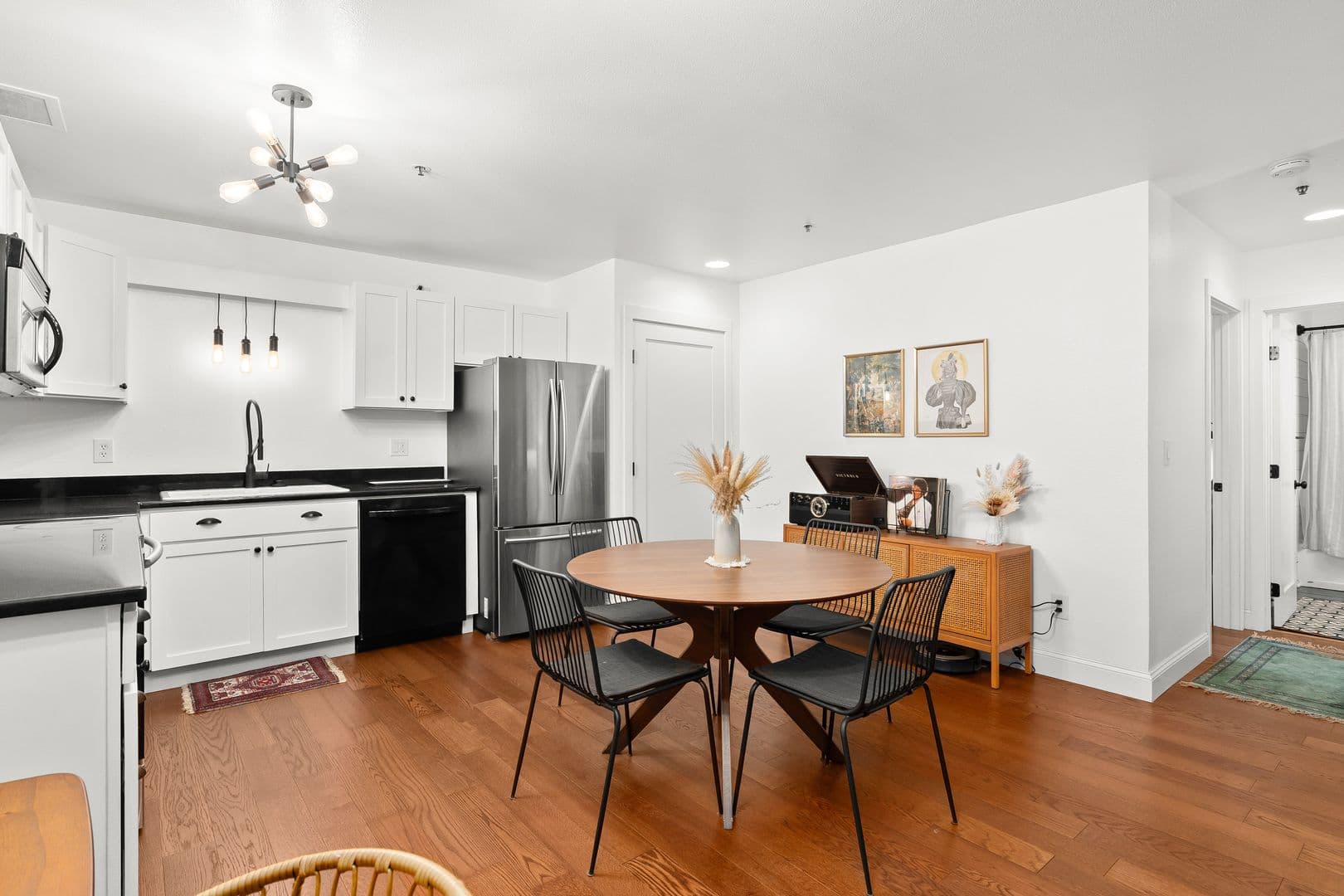 Portland Condo: 730 NW Naito Pkwy Apt E7