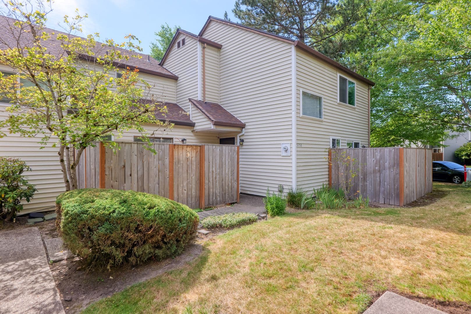 Beaverton Townhome: 5751 SW 204th Place