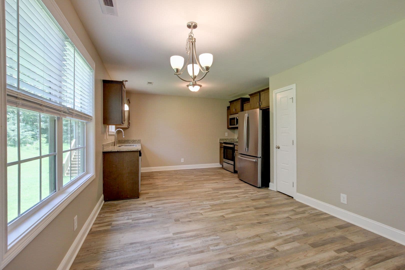 Clarksville House: 1121 Cardinal Creek Drive