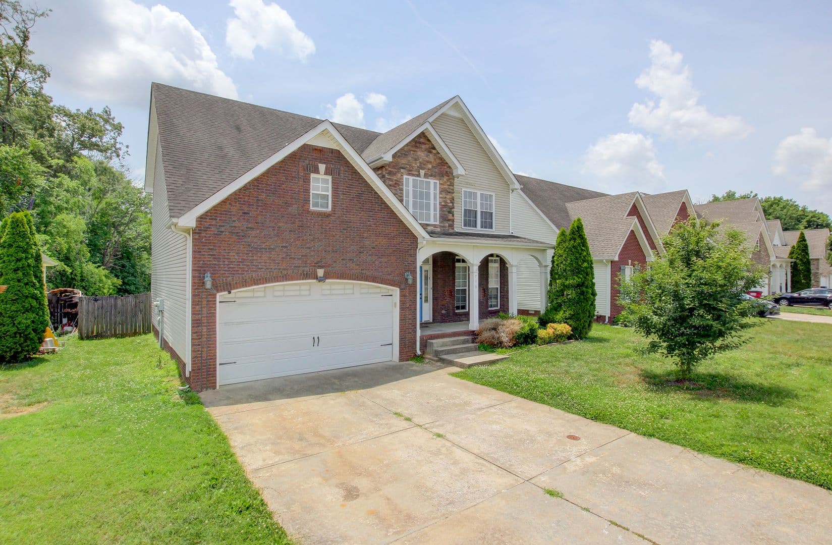 Clarksville House: 716 Cavalier Drive