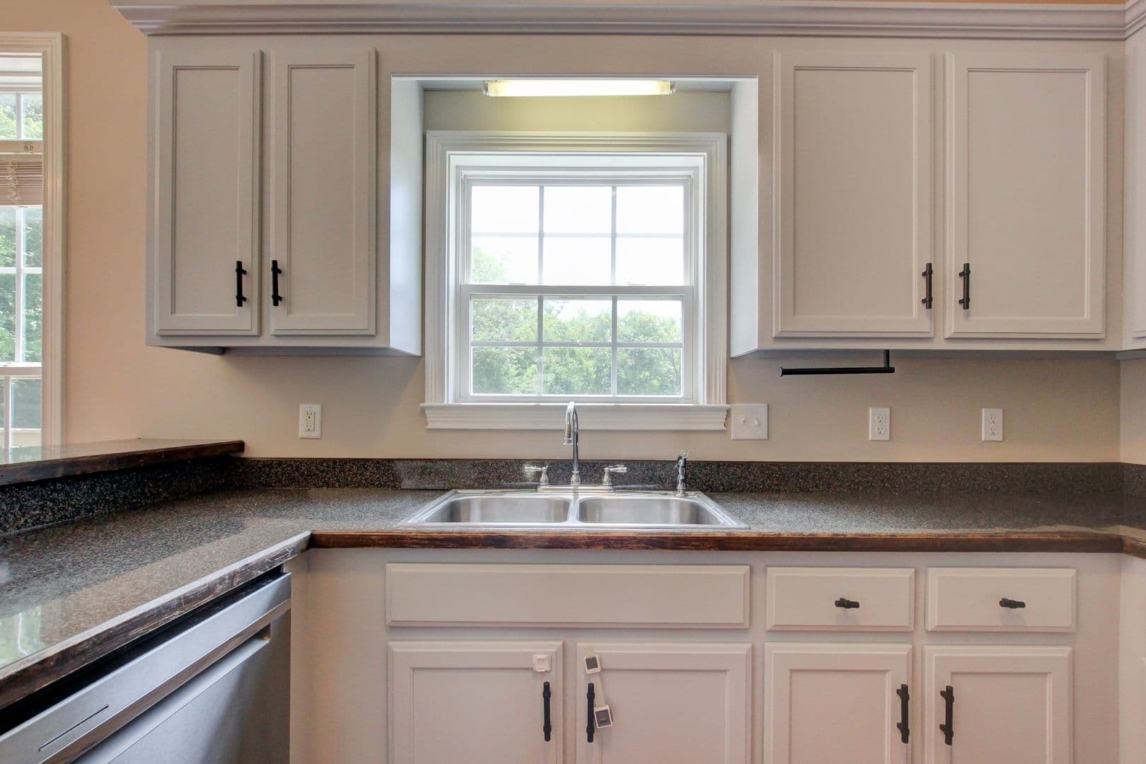 Clarksville House: 716 Cavalier Drive
