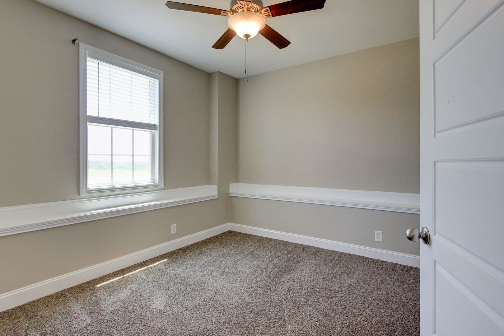 Clarksville House: 1121 Cardinal Creek Drive