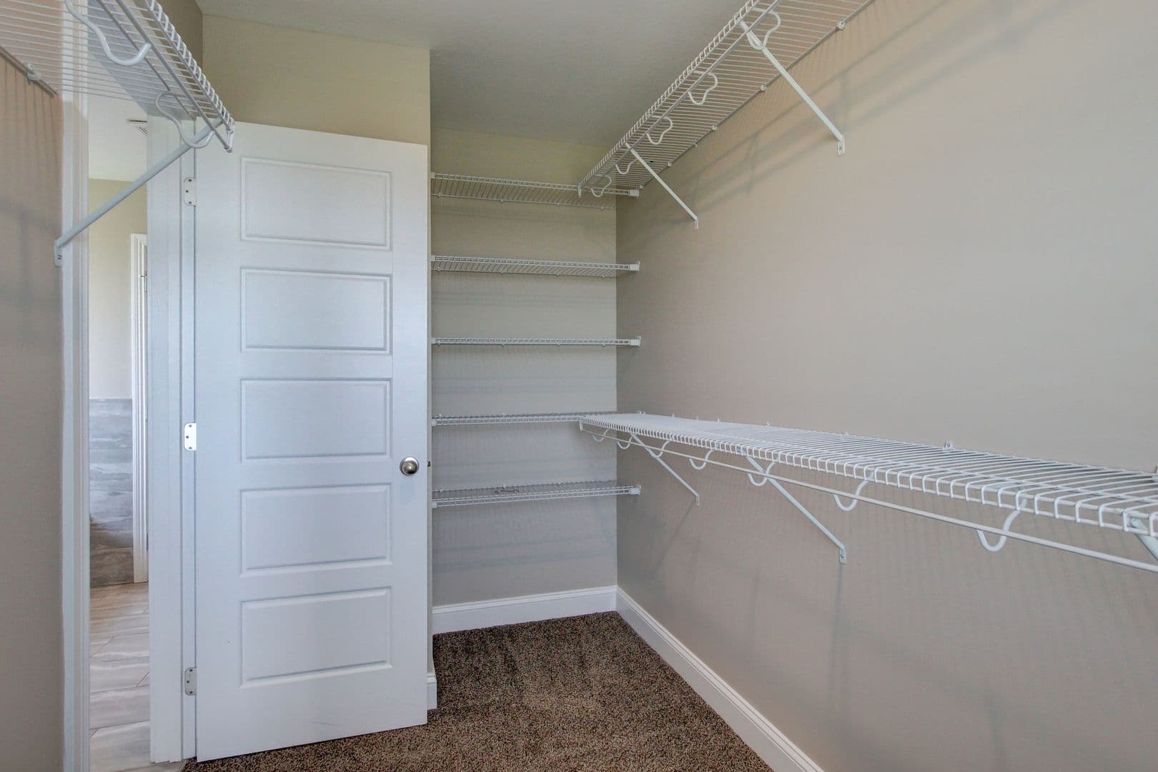 Clarksville House: 1121 Cardinal Creek Drive