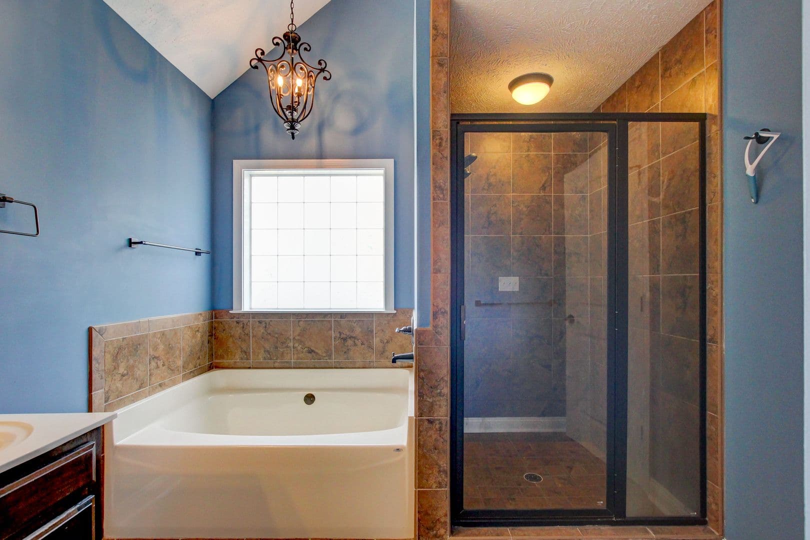 Clarksville House: 716 Cavalier Drive