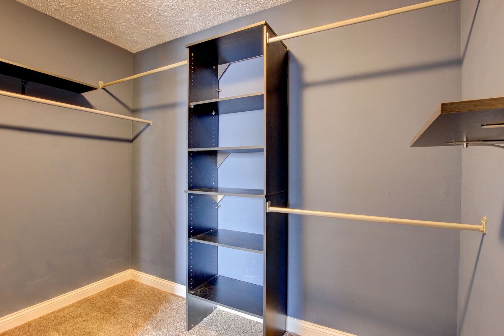 Clarksville House: 716 Cavalier Drive