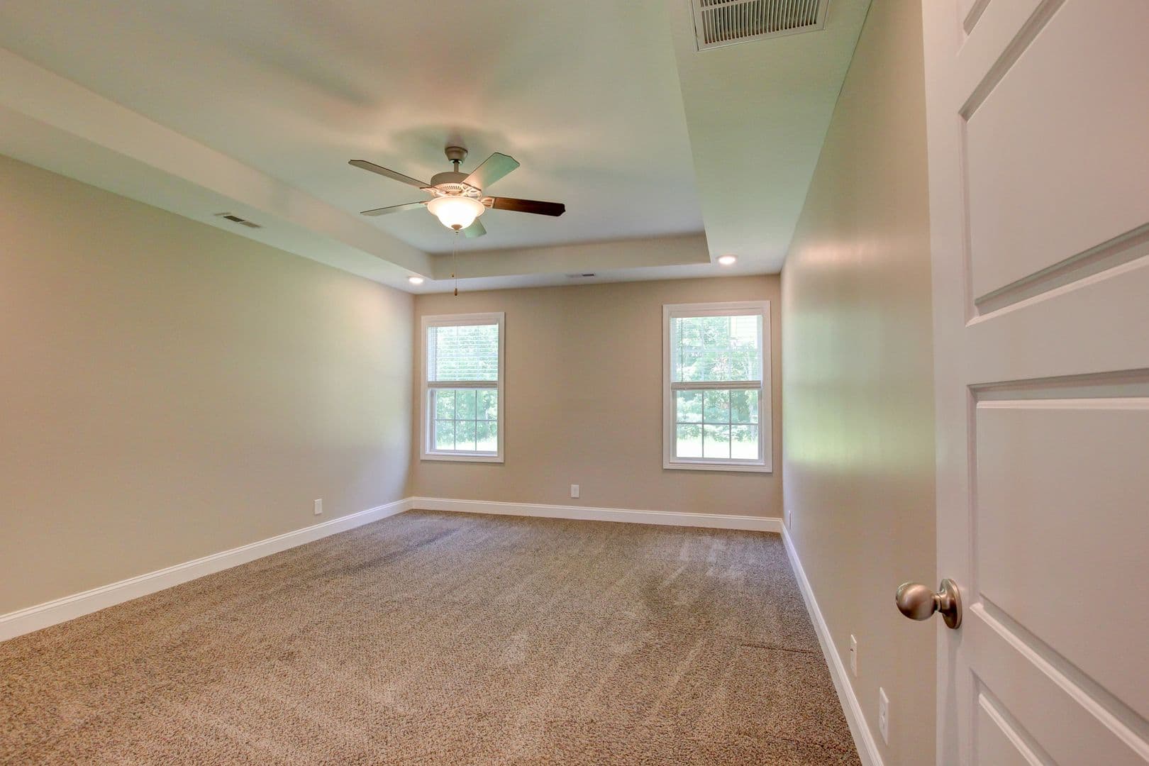 Clarksville House: 1121 Cardinal Creek Drive