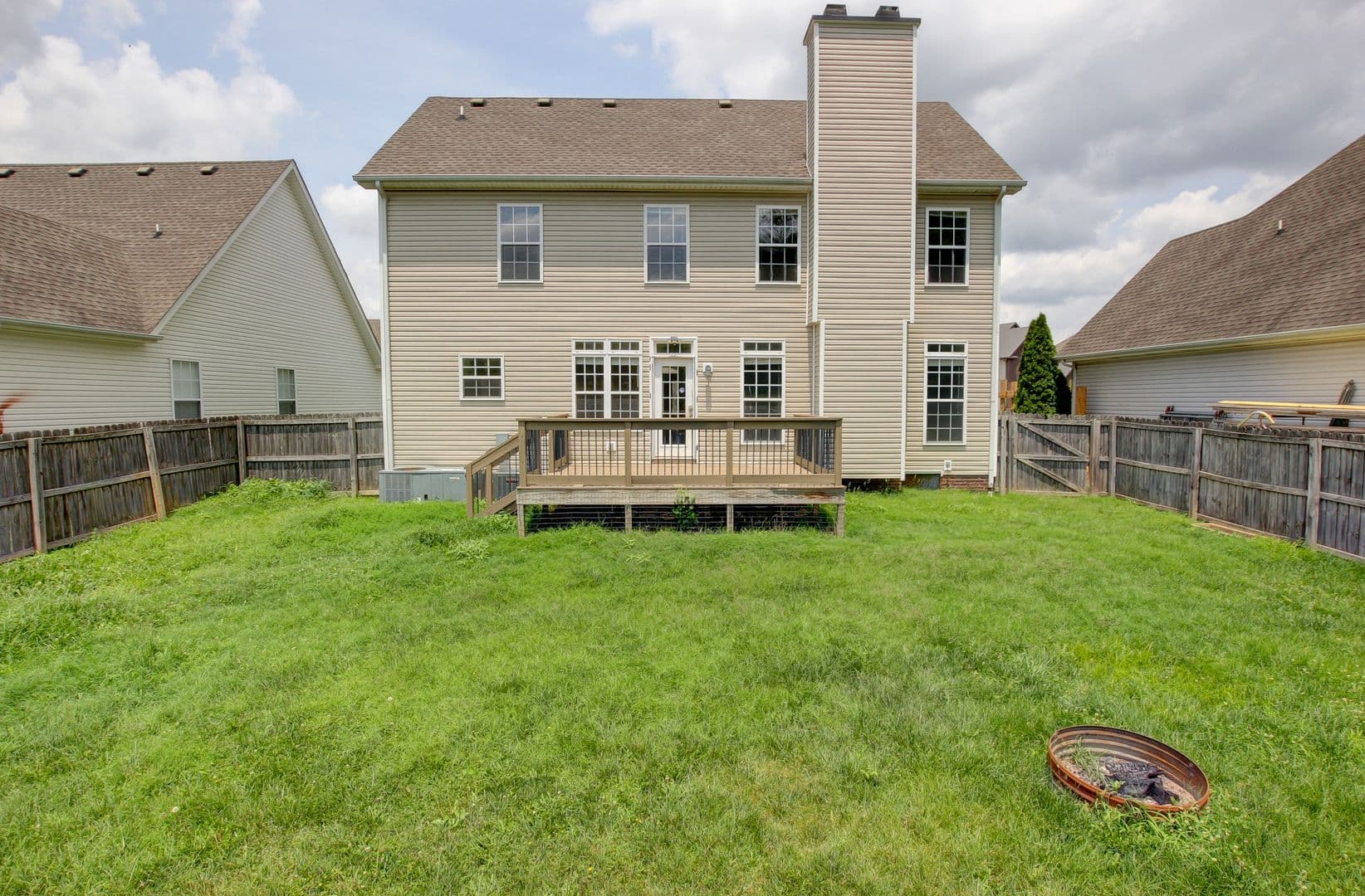 Clarksville House: 716 Cavalier Drive
