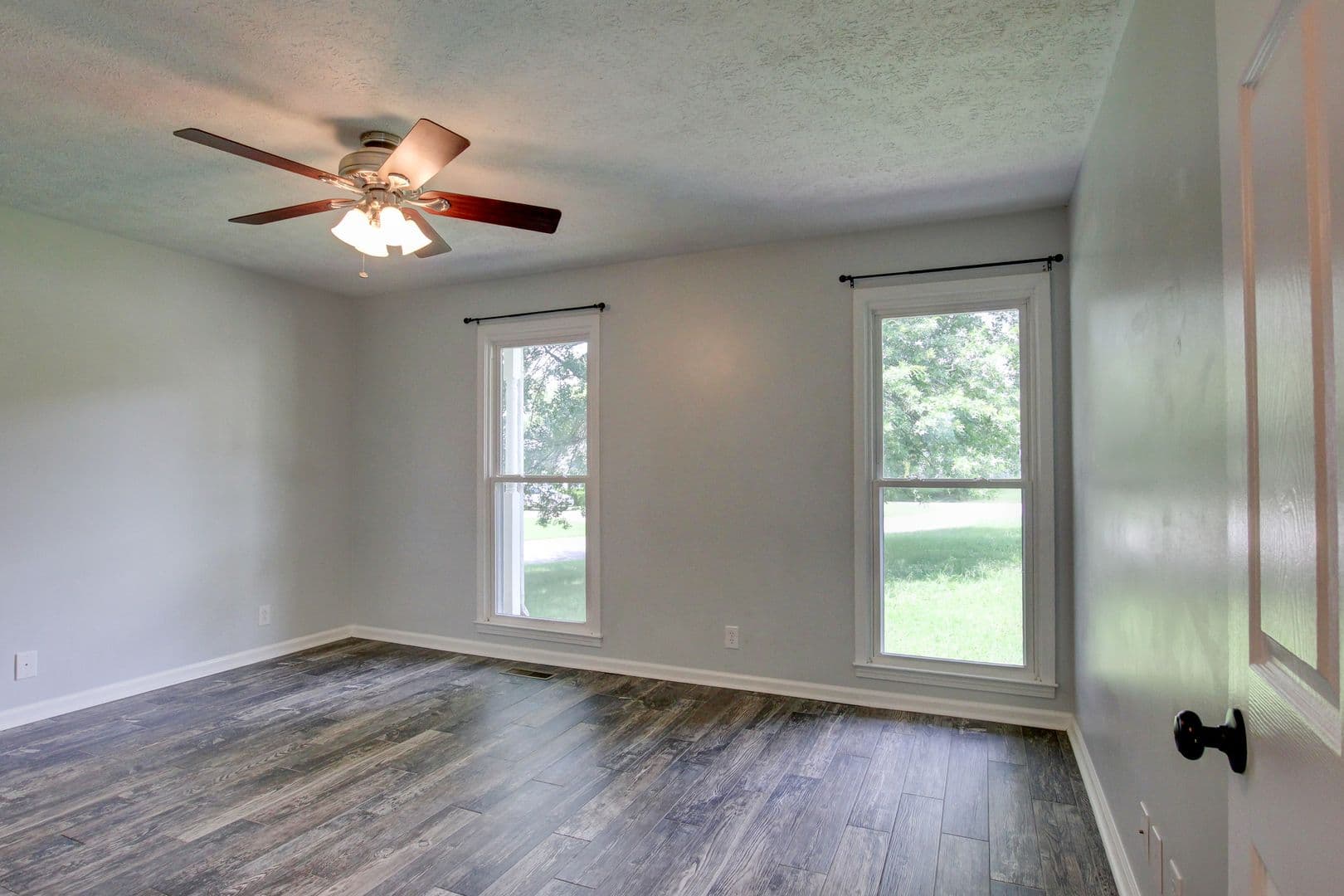 Clarksville House: 180 Kings Deer Drive