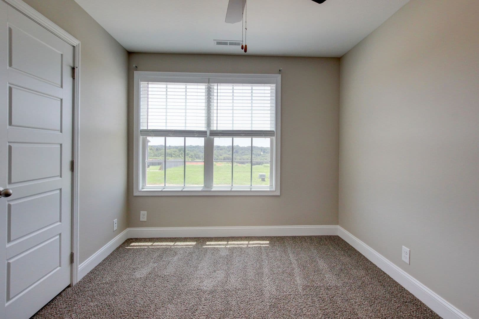 Clarksville House: 1121 Cardinal Creek Drive