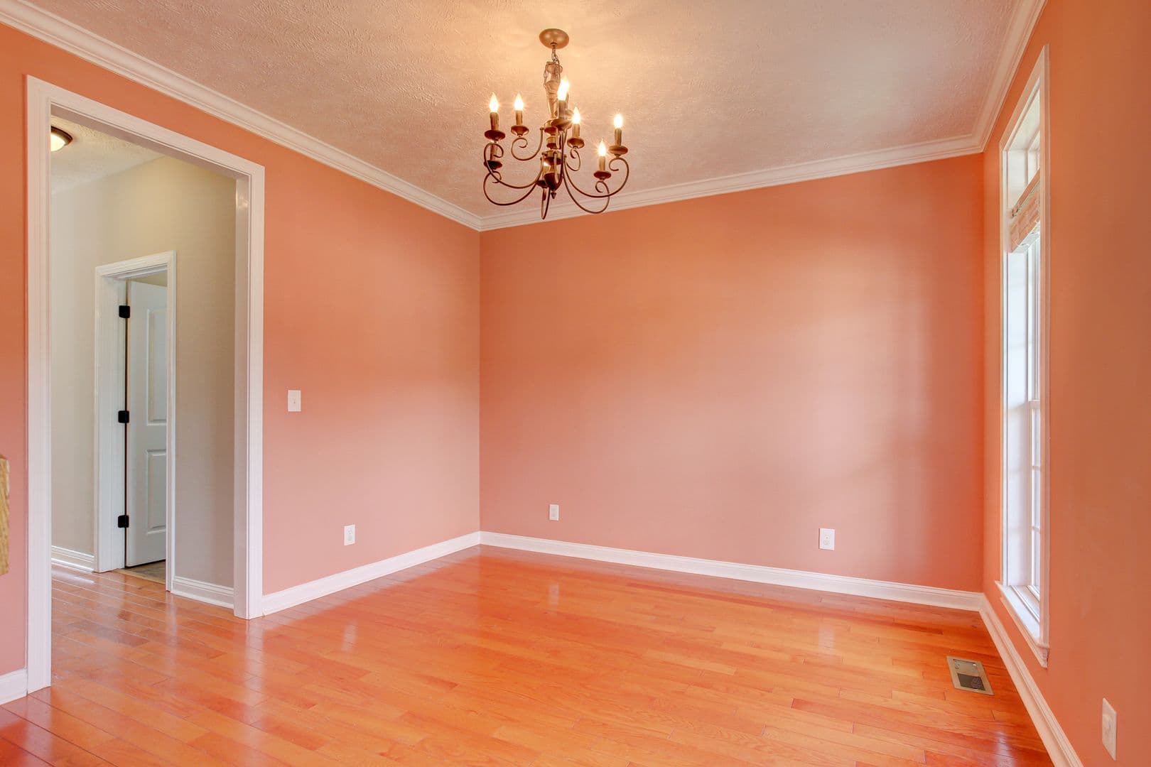 Clarksville House: 716 Cavalier Drive