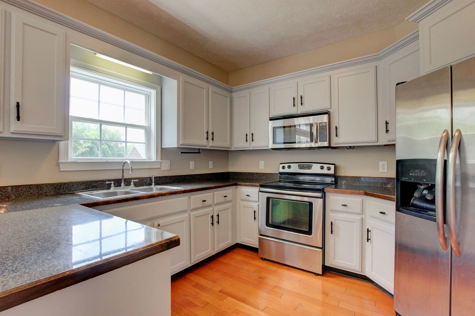 Clarksville House: 716 Cavalier Drive
