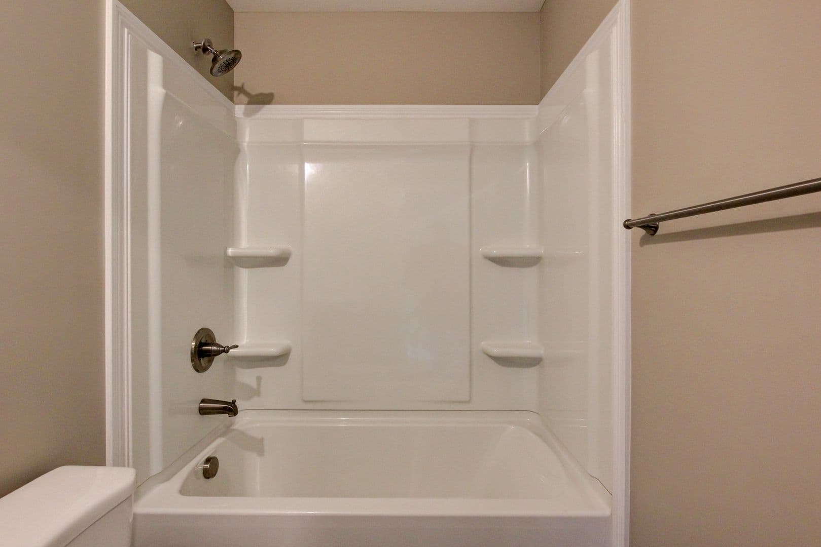 Clarksville House: 1121 Cardinal Creek Drive