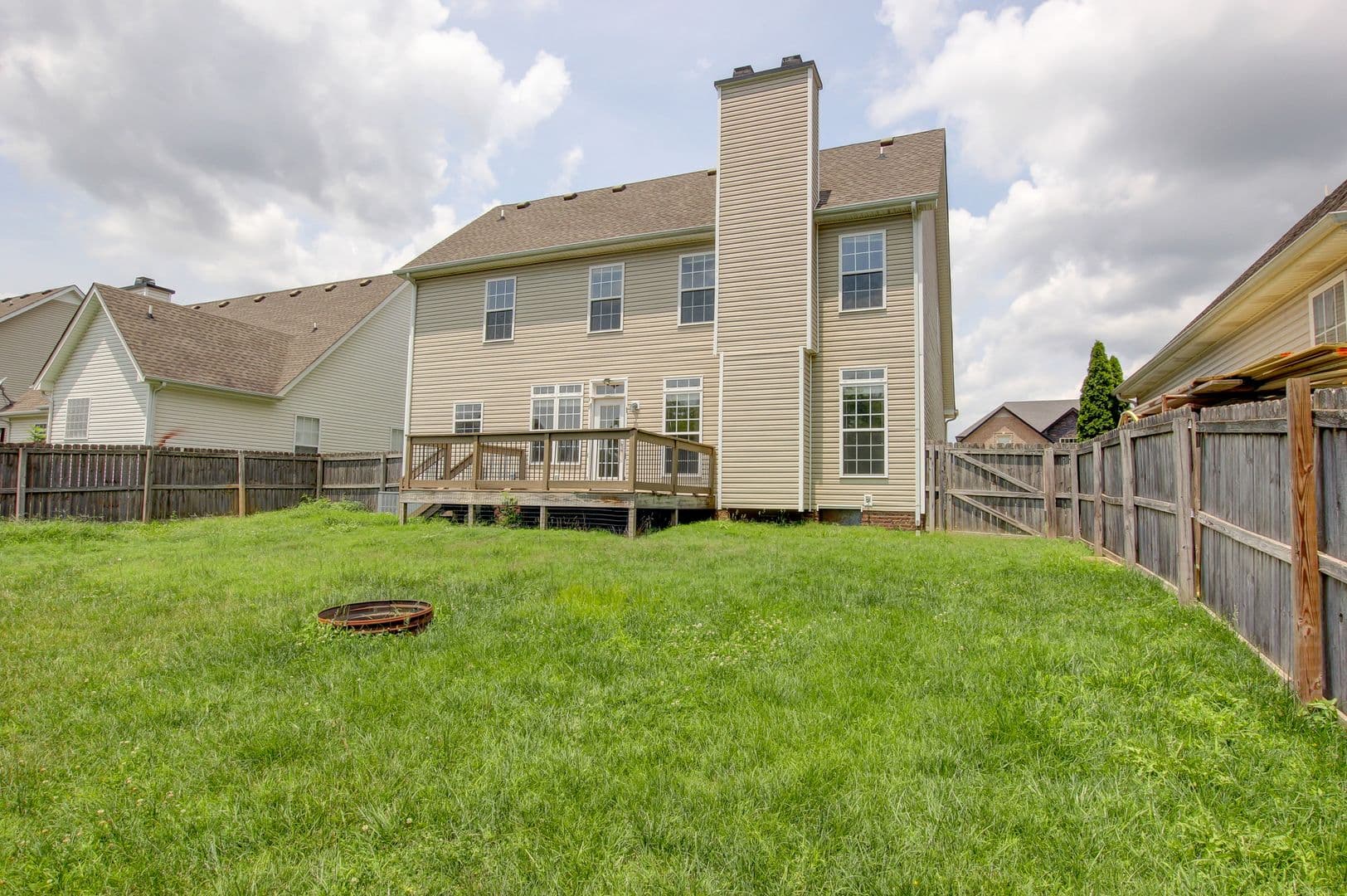 Clarksville House: 716 Cavalier Drive