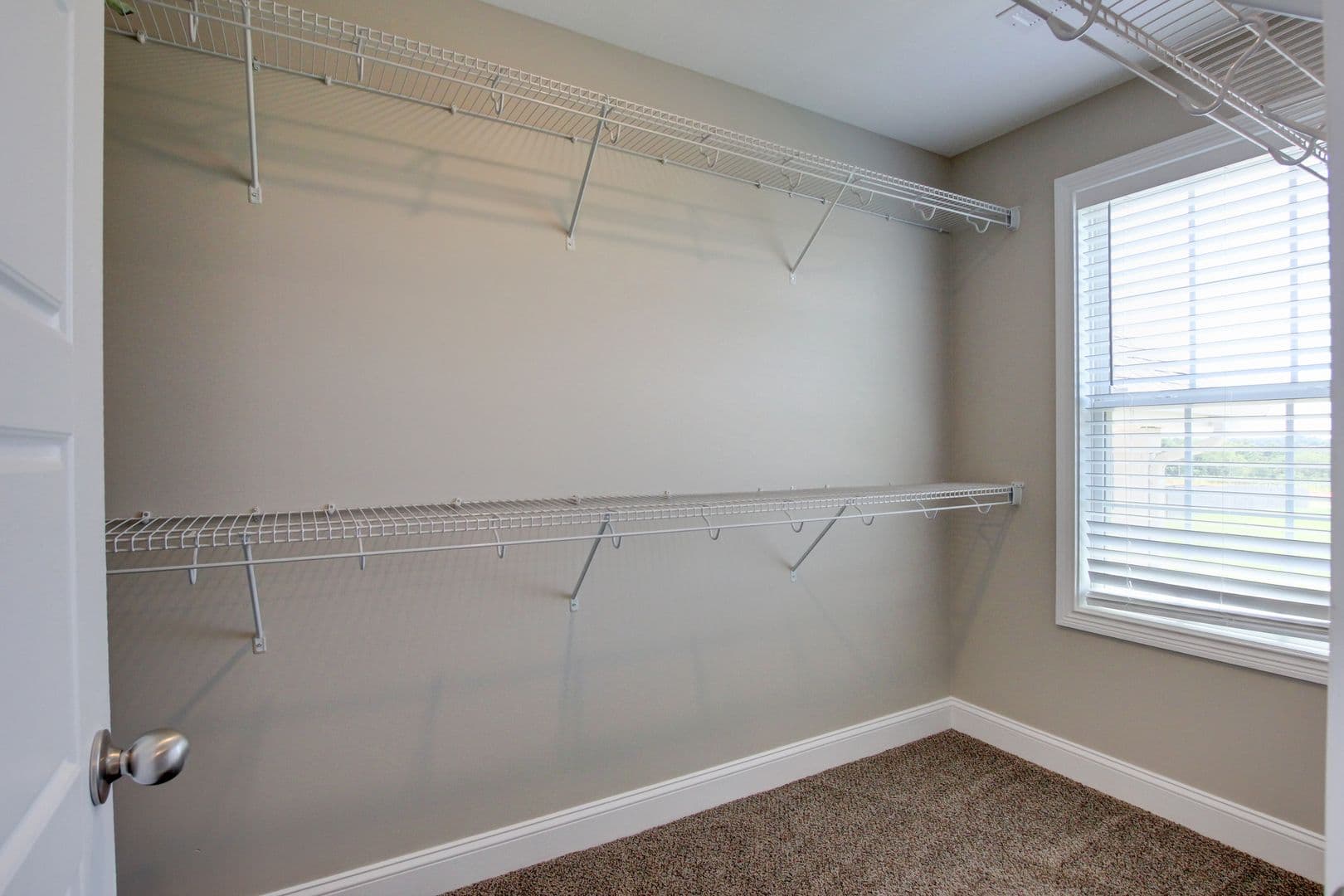 Clarksville House: 1121 Cardinal Creek Drive