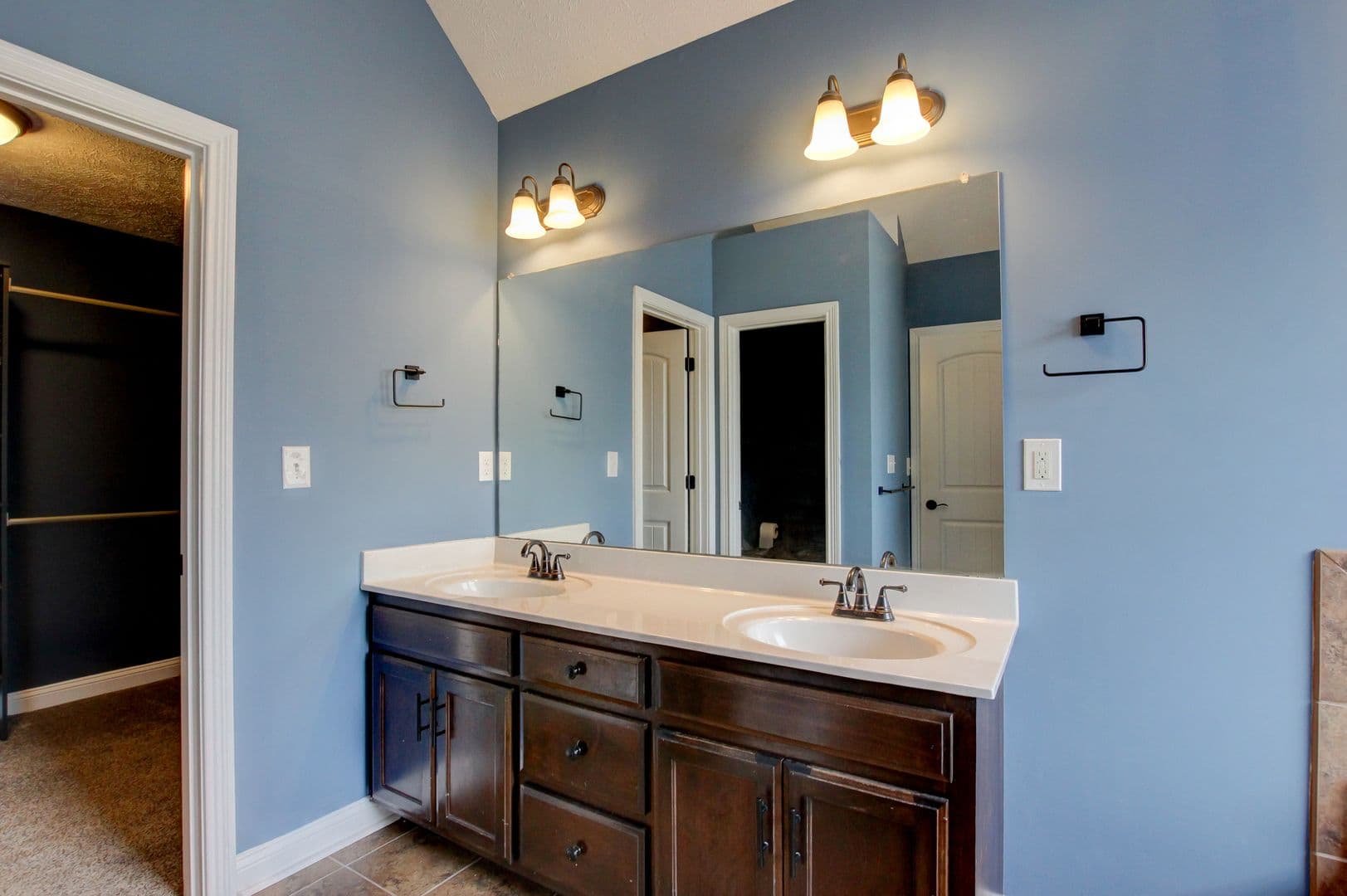 Clarksville House: 716 Cavalier Drive