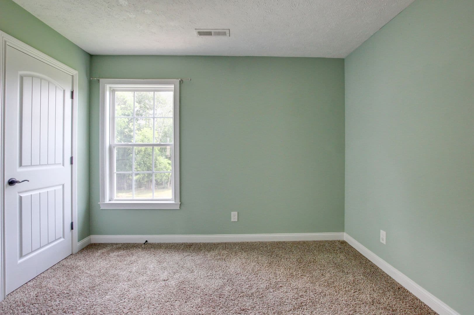 Clarksville House: 716 Cavalier Drive