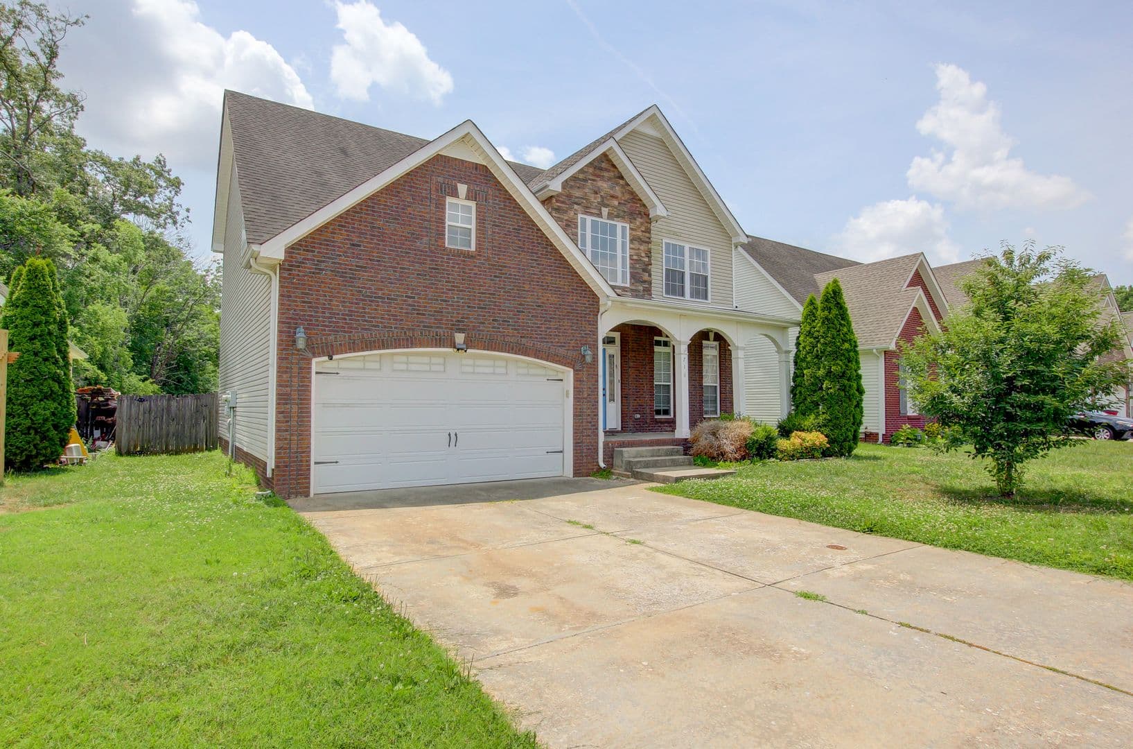 Clarksville House: 716 Cavalier Drive