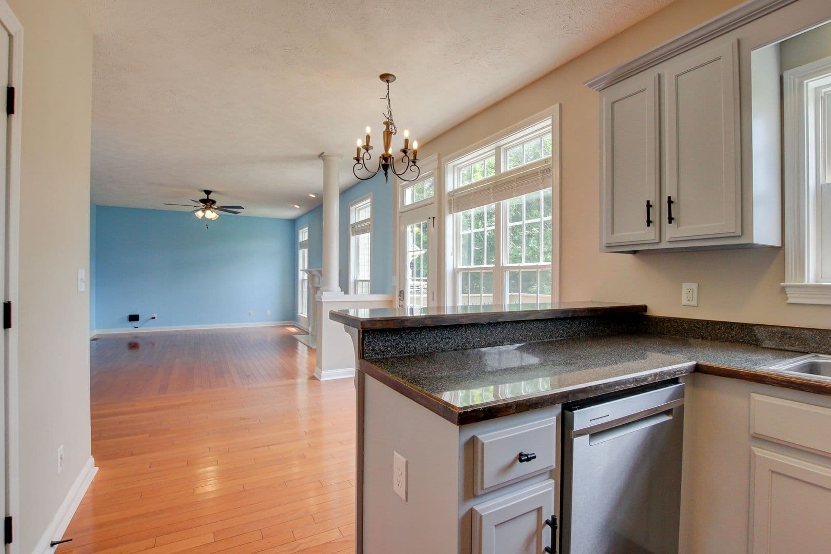 Clarksville House: 716 Cavalier Drive