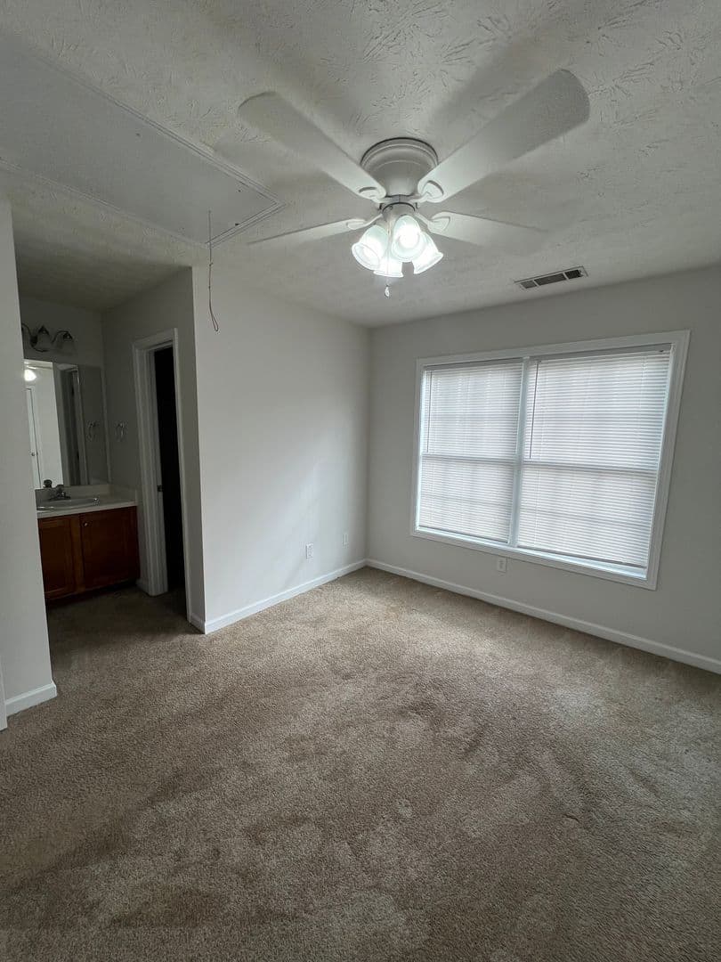 Athens Apartment: 390 Hawthorne Extension