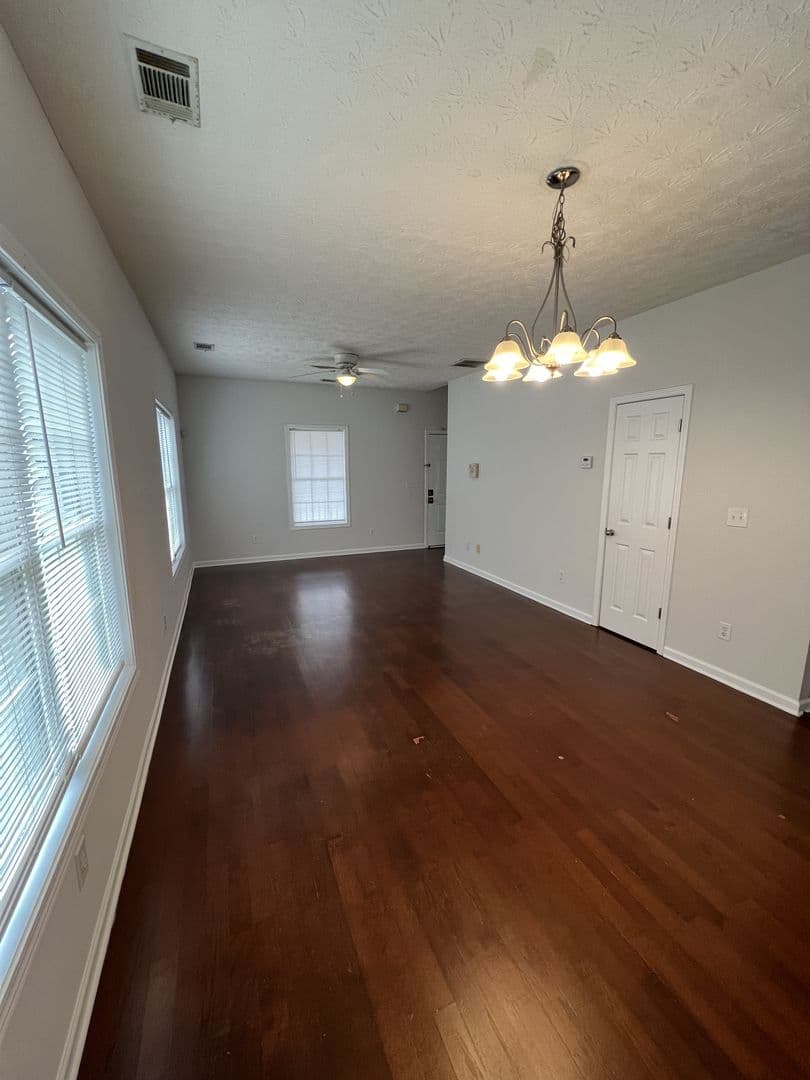 Athens Apartment: 390 Hawthorne Extension