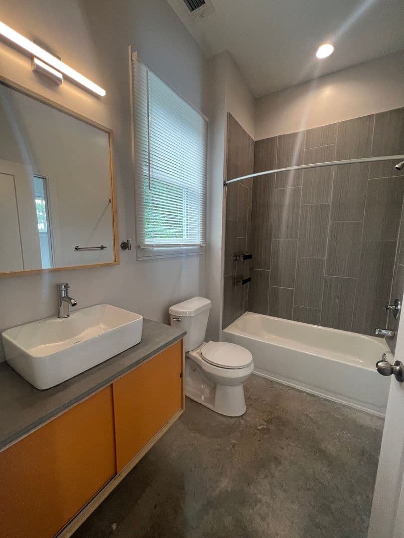 Athens Apartment: 213-221 North Avenue