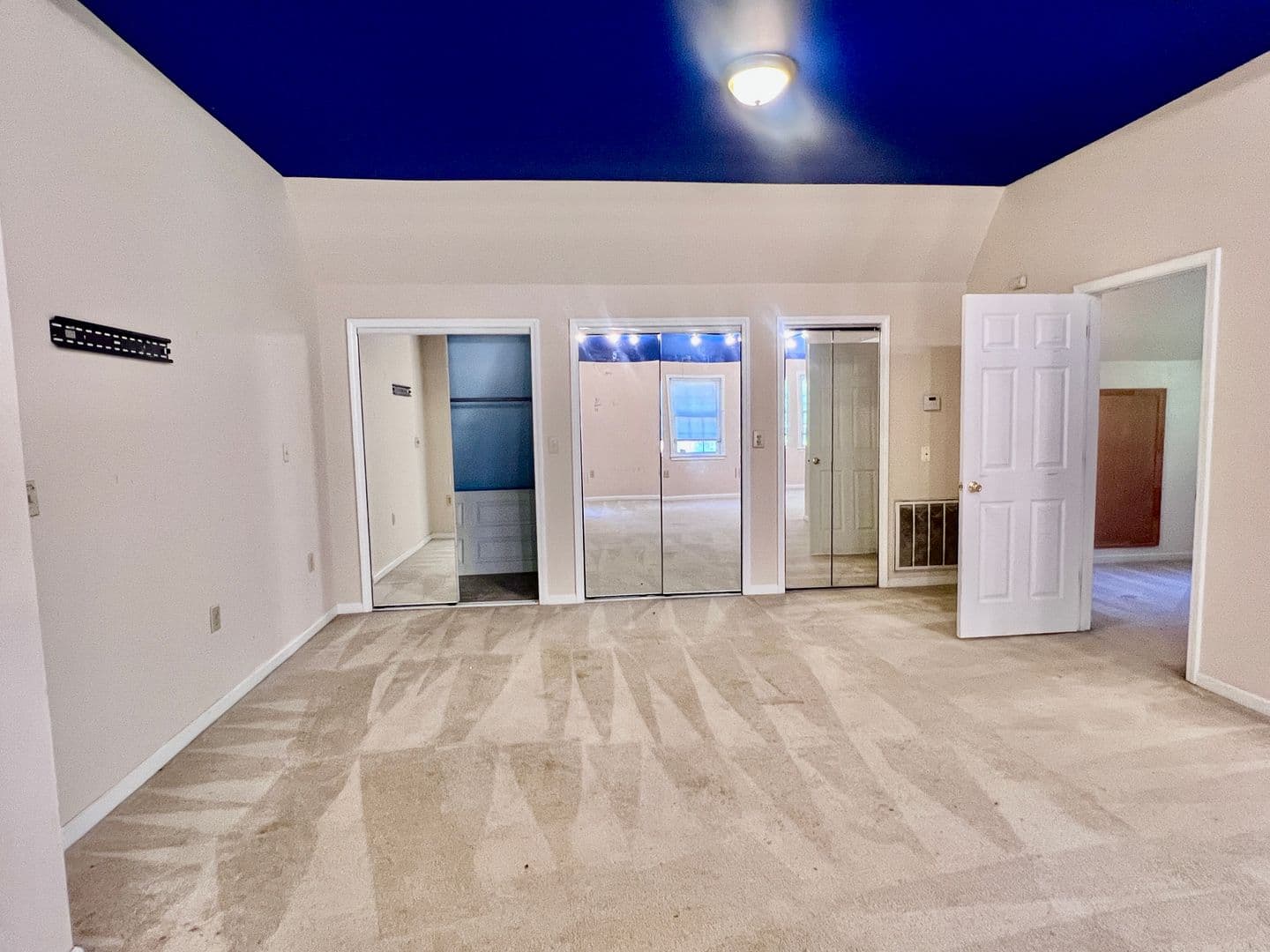 Athens House: 112 Cherry Lane