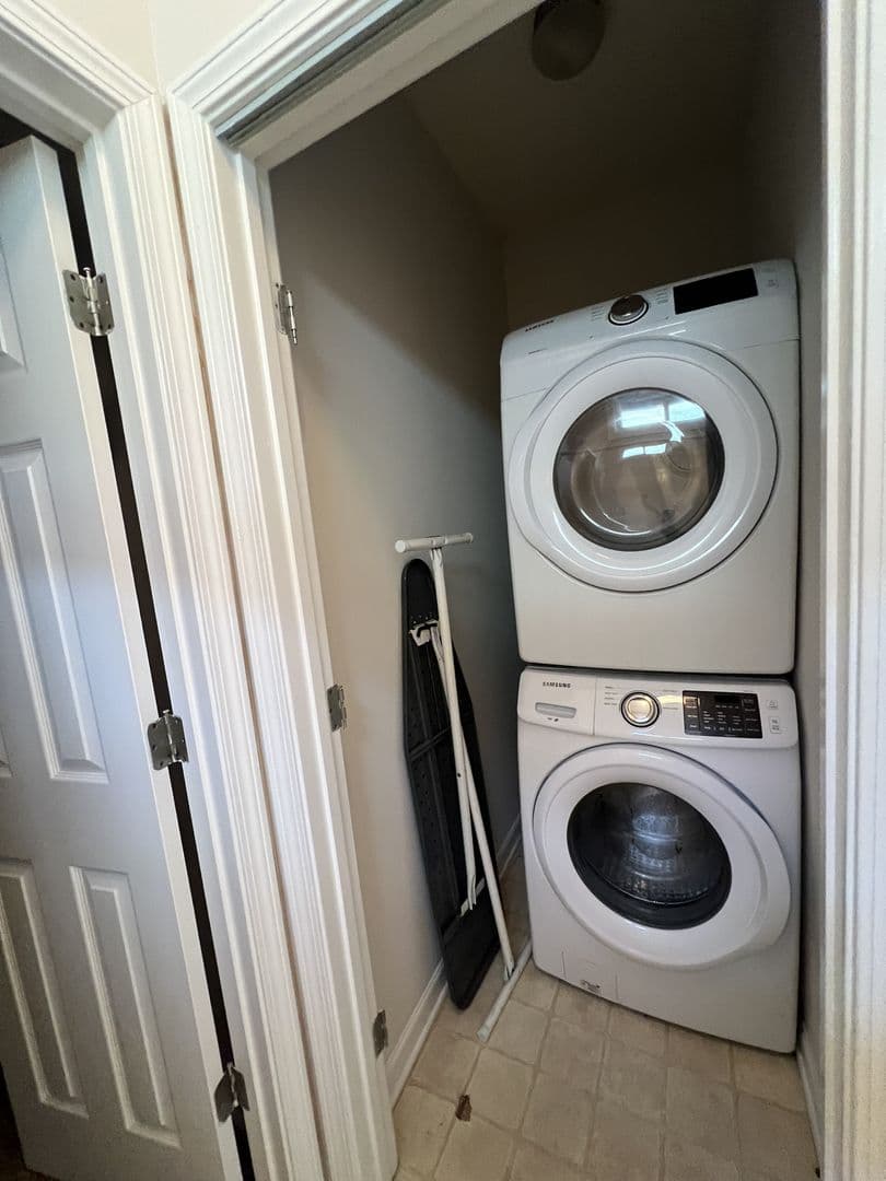 Athens Apartment: 390 Hawthorne Extension