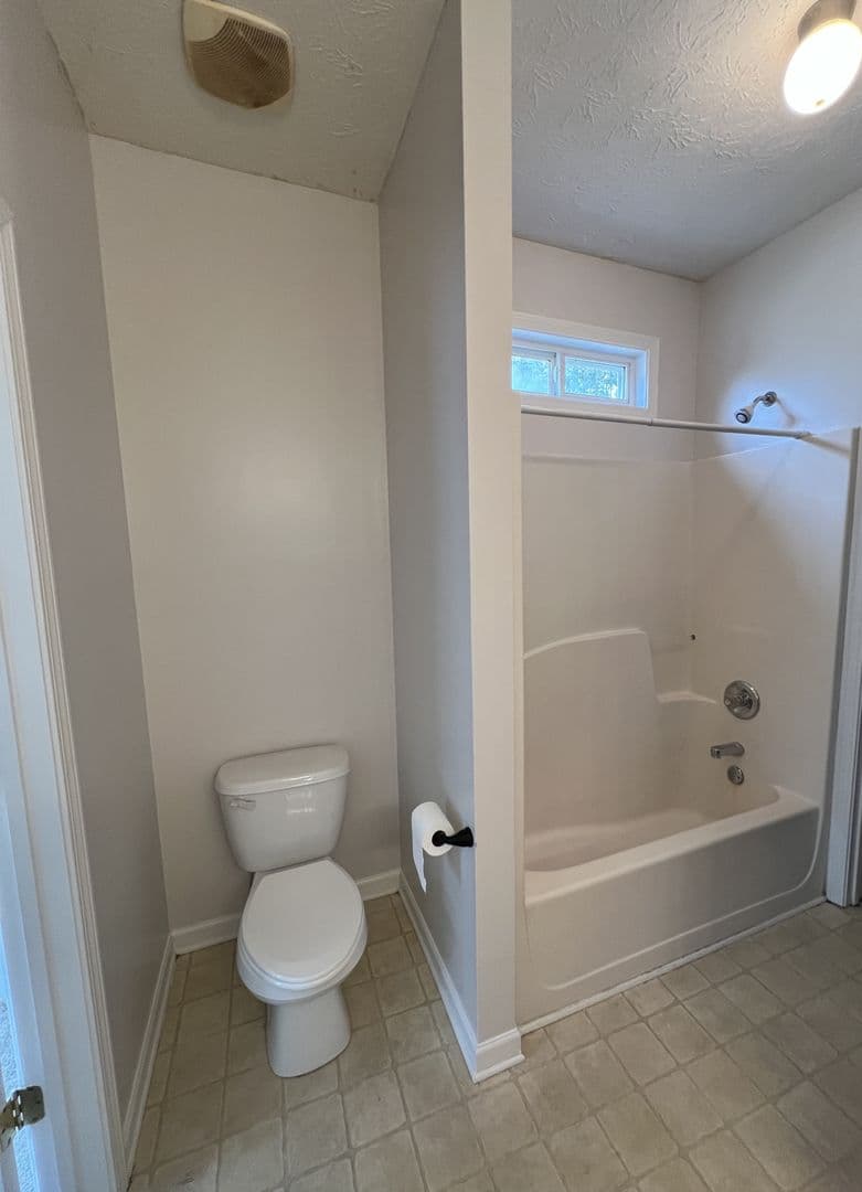 Athens Apartment: 390 Hawthorne Extension