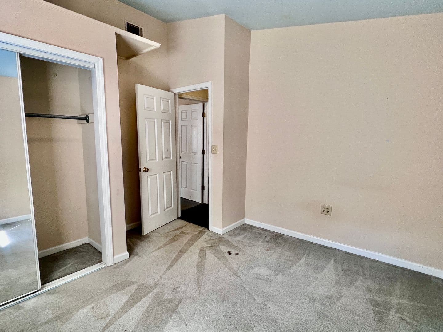 Athens House: 112 Cherry Lane