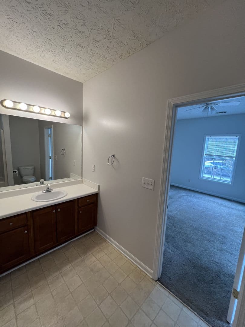 Athens Apartment: 390 Hawthorne Extension