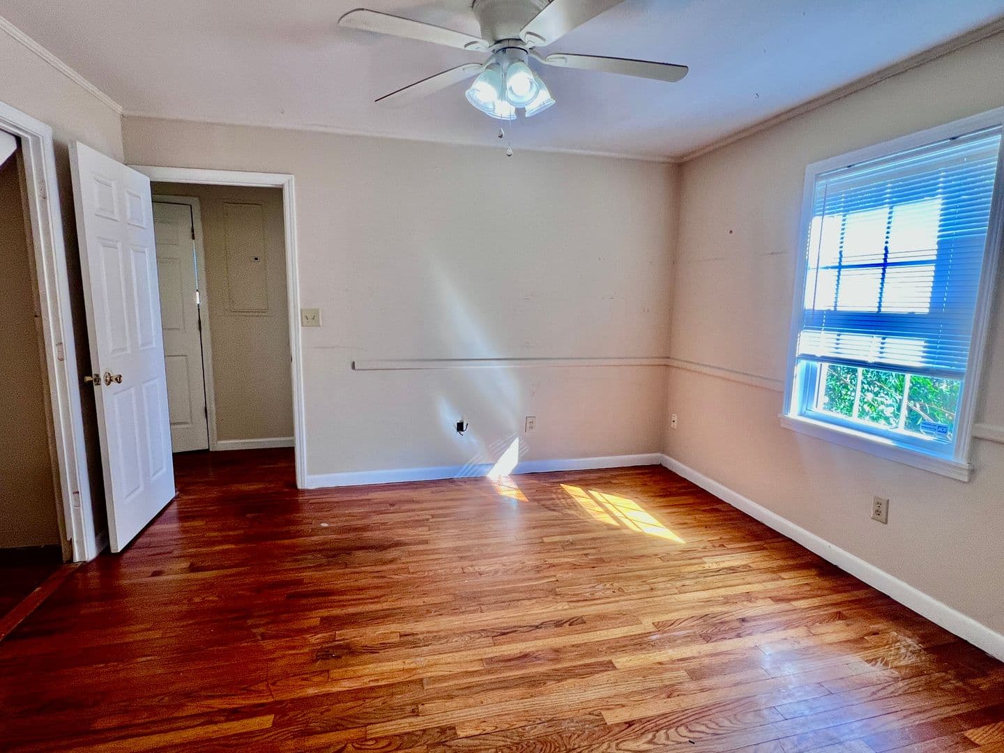 Athens House: 112 Cherry Lane