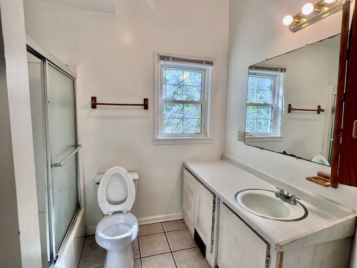 Athens House: 112 Cherry Lane