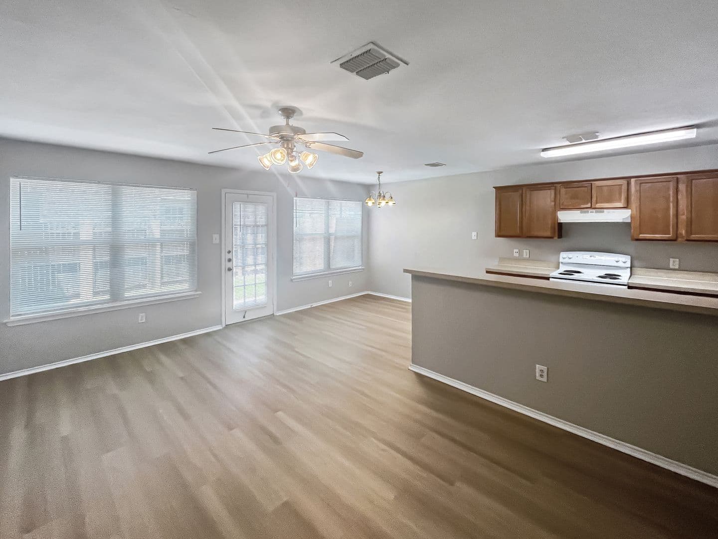 Arlington House: 2325 Kingsway Dr