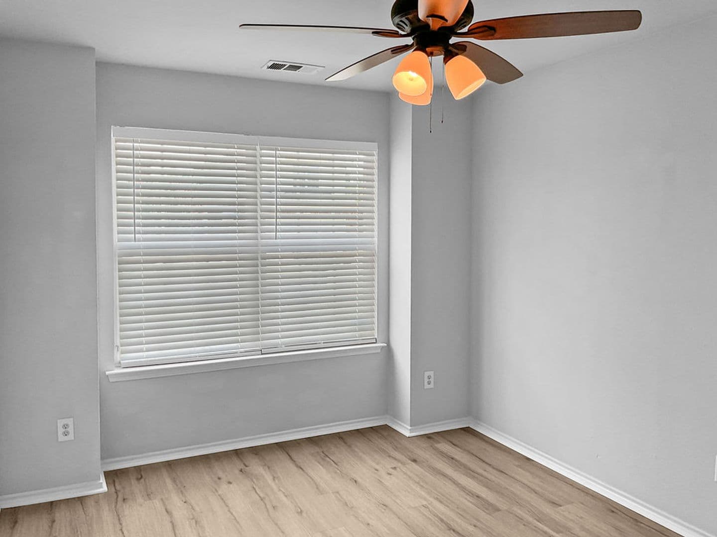 Fort Worth House: 6521 Regina Dr