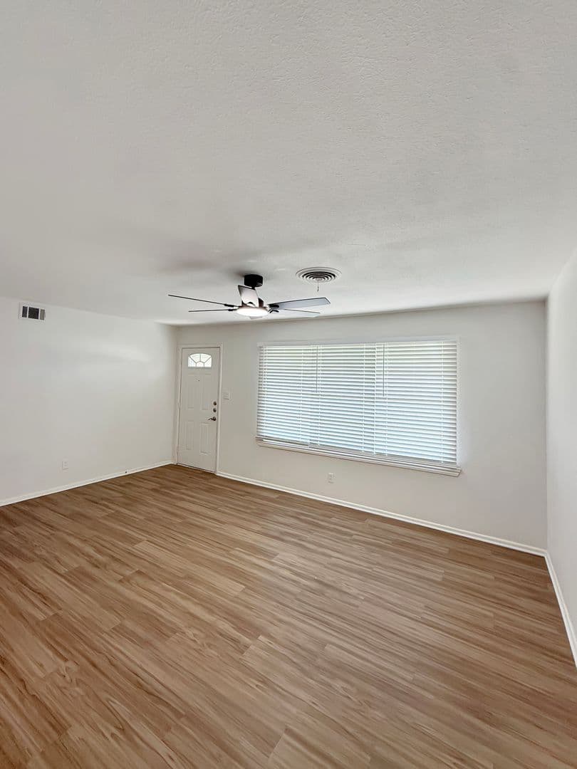 Fort Worth House: 8016 Wyatt Dr