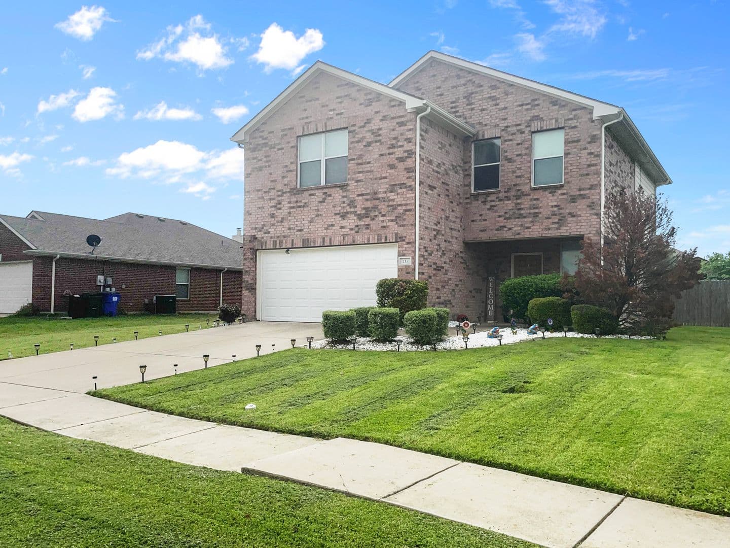 Forney House: 213 Long Prairie Dr