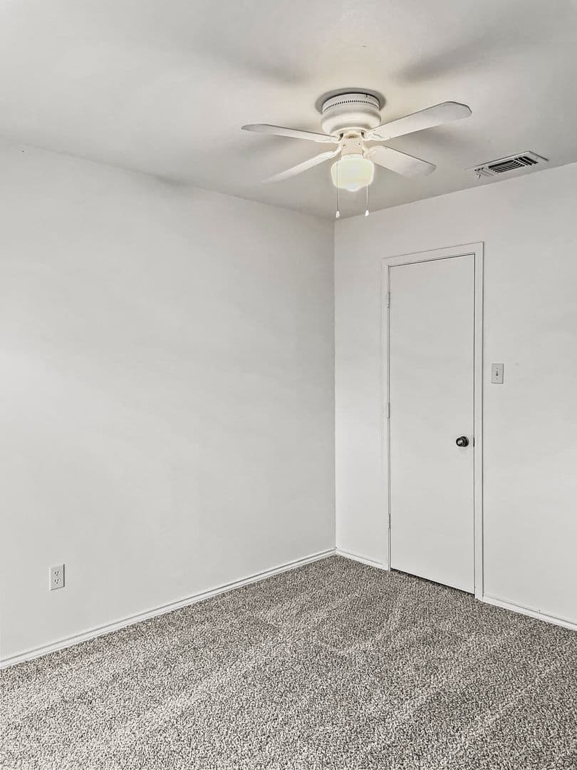 Arlington House: 4100 Green Acres Cir
