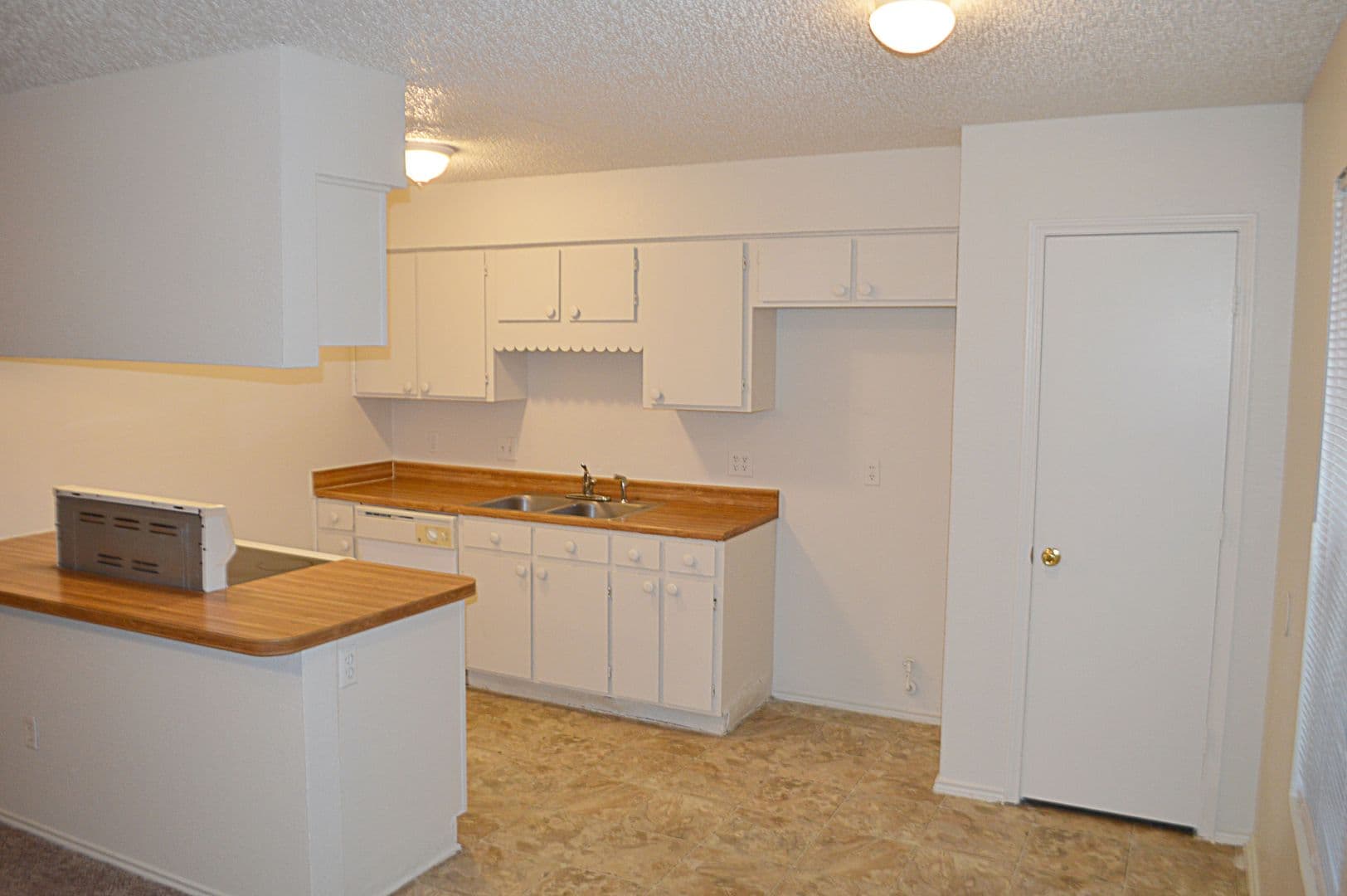 Edgecliff Village House: 6312 Cliffside Dr