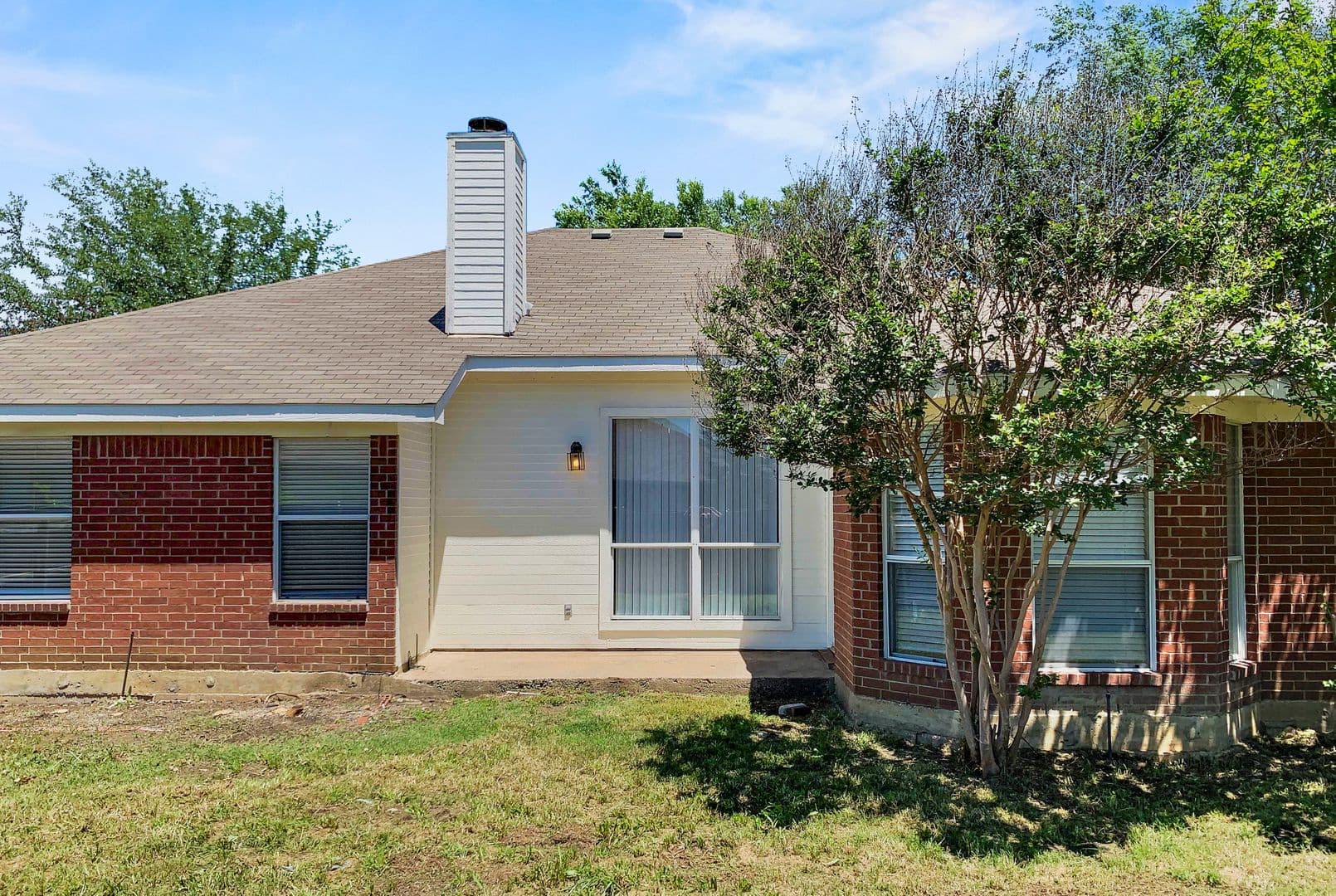Arlington House: 8008 Mourning Dove Dr