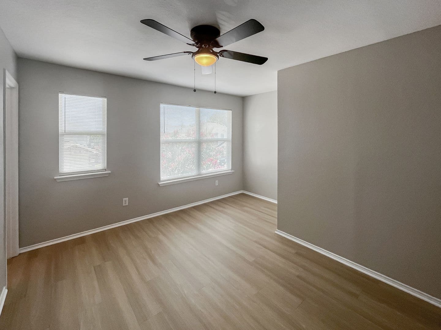 Arlington House: 2325 Kingsway Dr