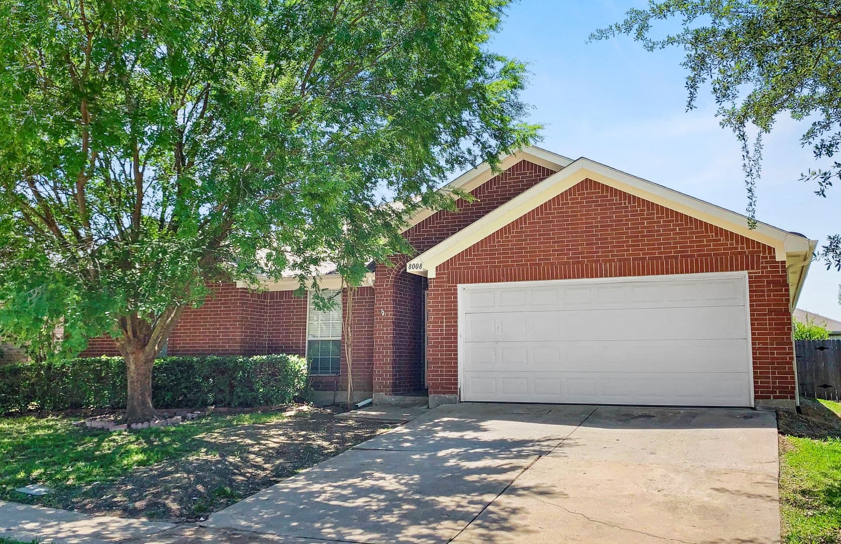 Arlington House: 8008 Mourning Dove Dr