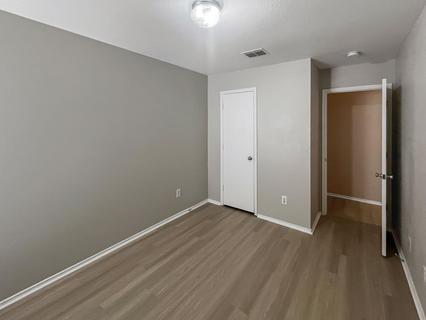 Arlington House: 2325 Kingsway Dr