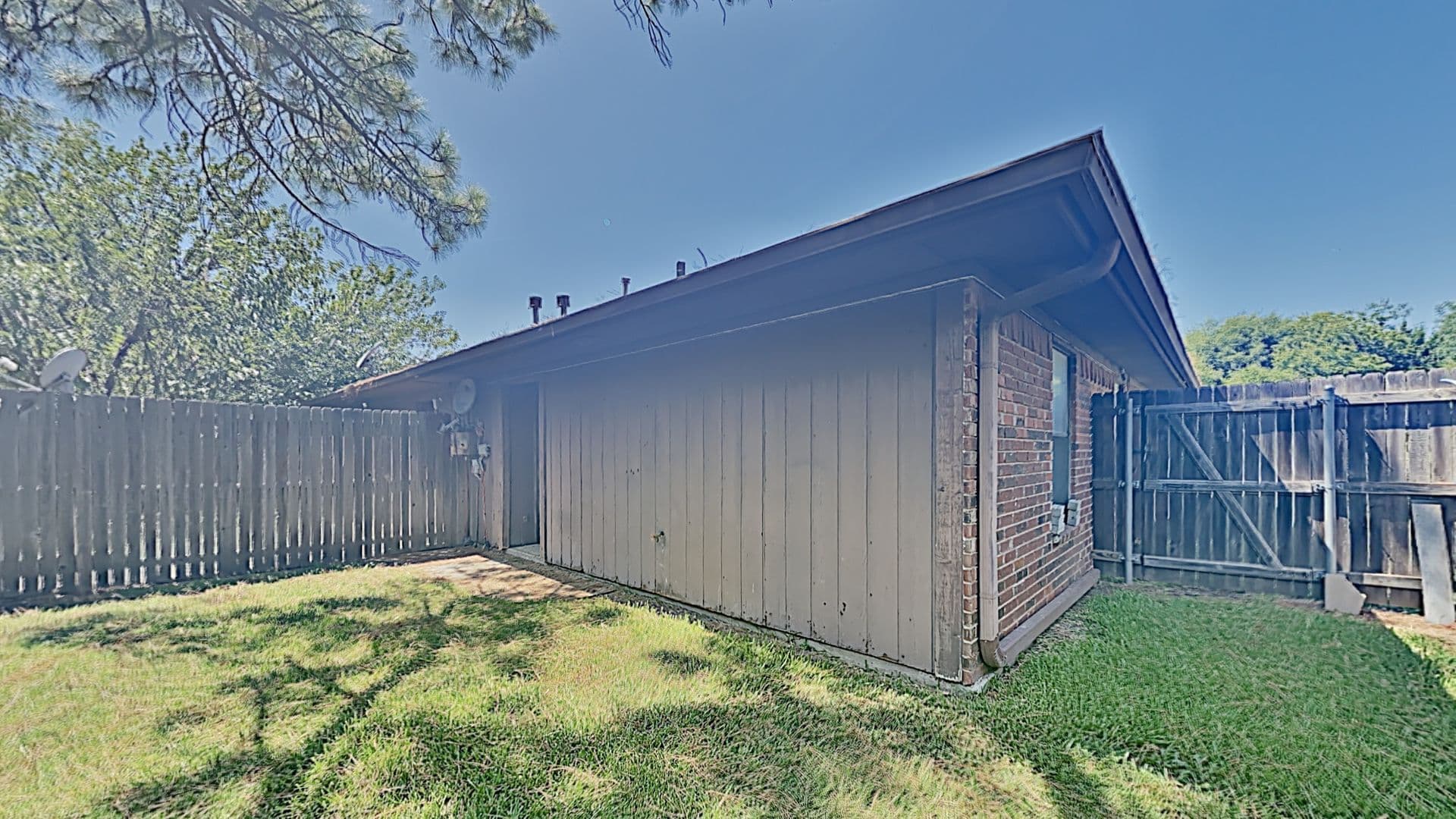 Arlington House: 820 Mirabell Ct