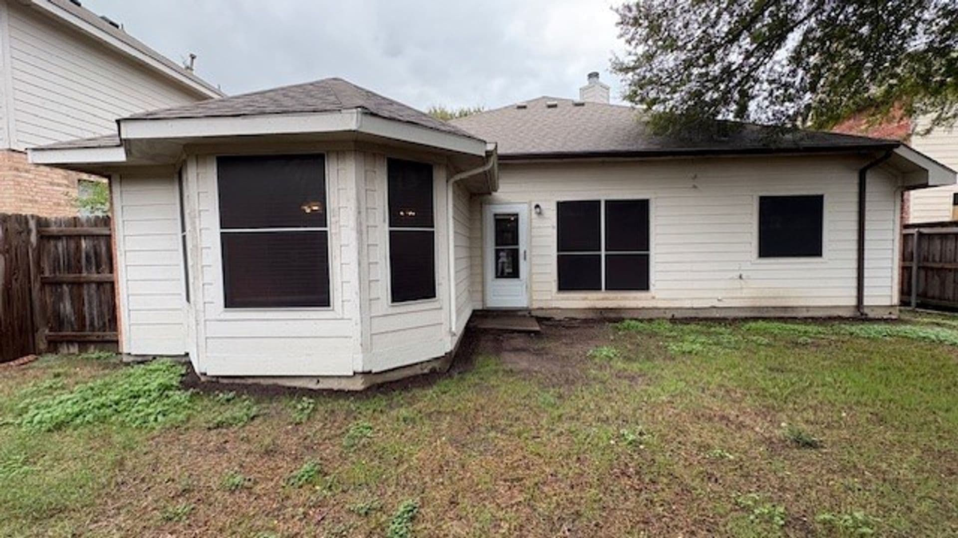 Arlington House: 6602 Sandgate Dr