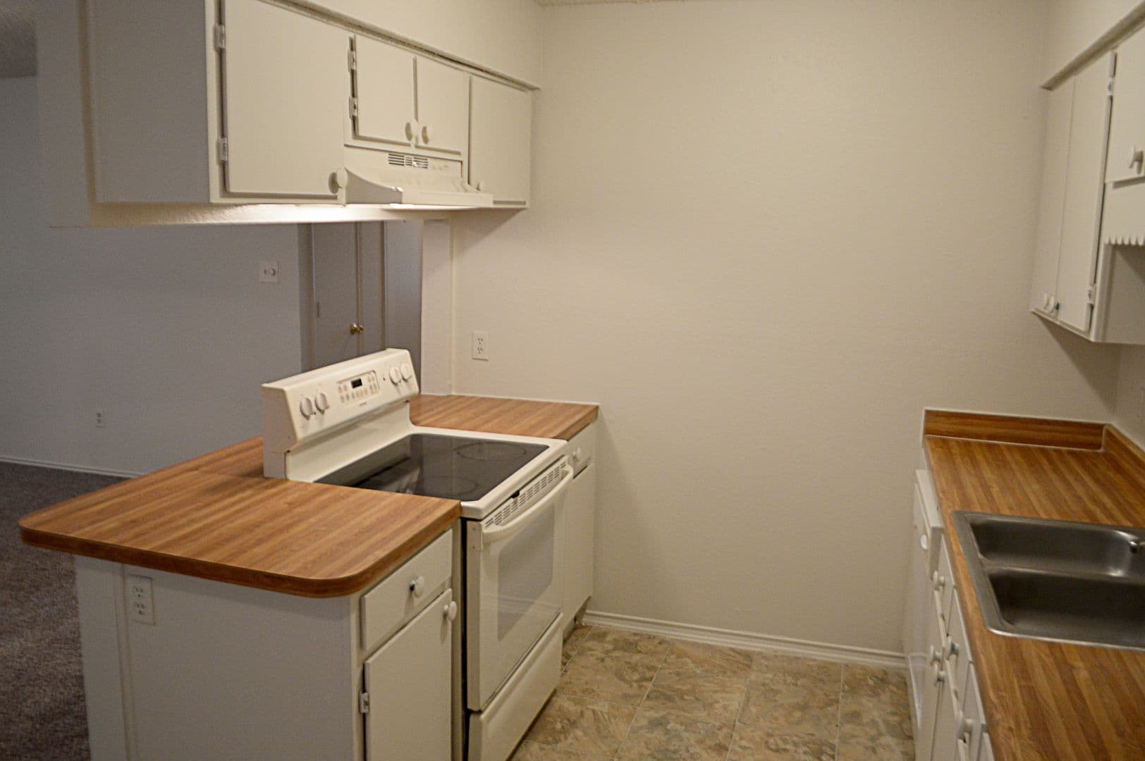 Edgecliff Village House: 6312 Cliffside Dr