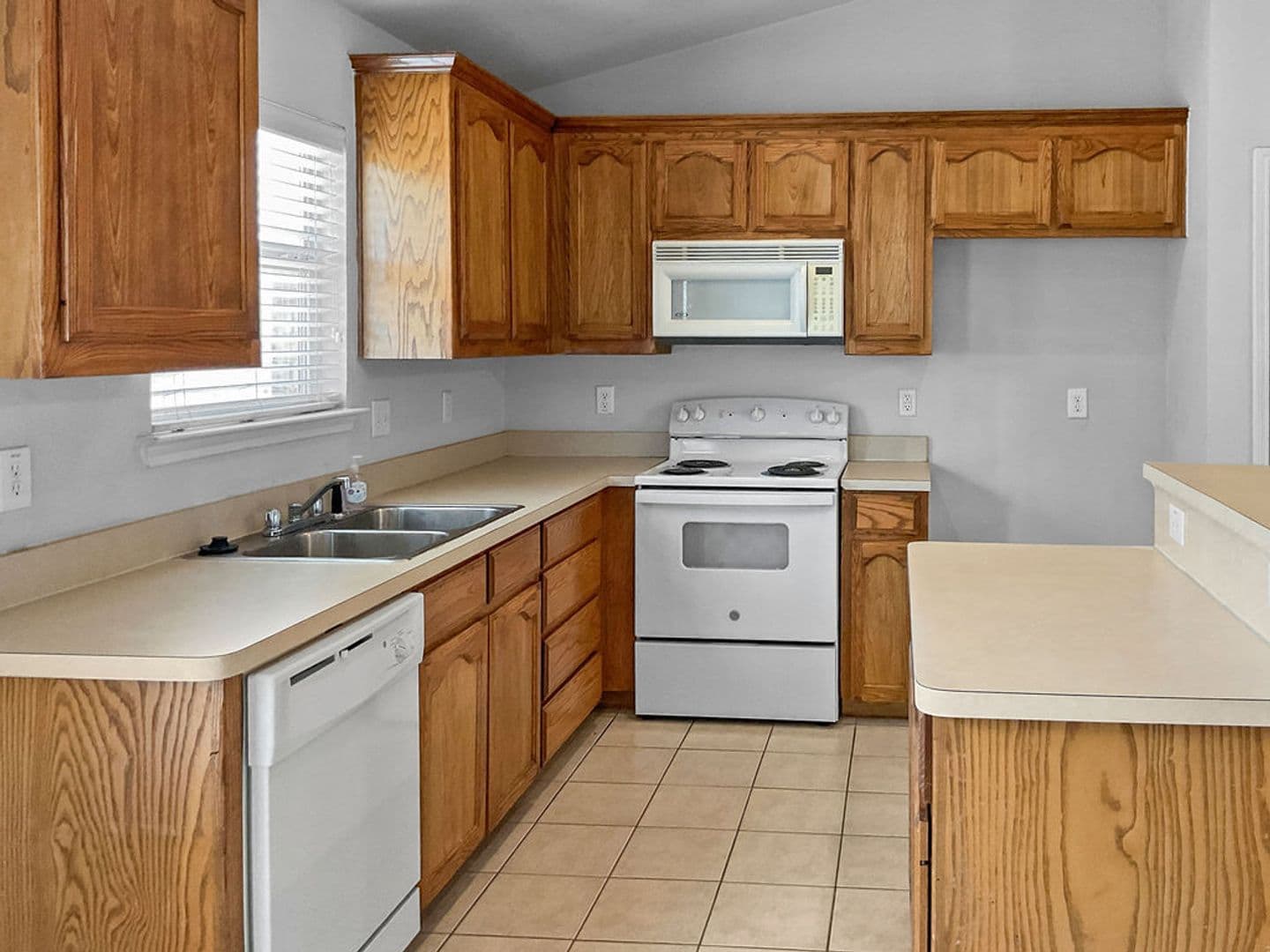 Fort Worth House: 6521 Regina Dr