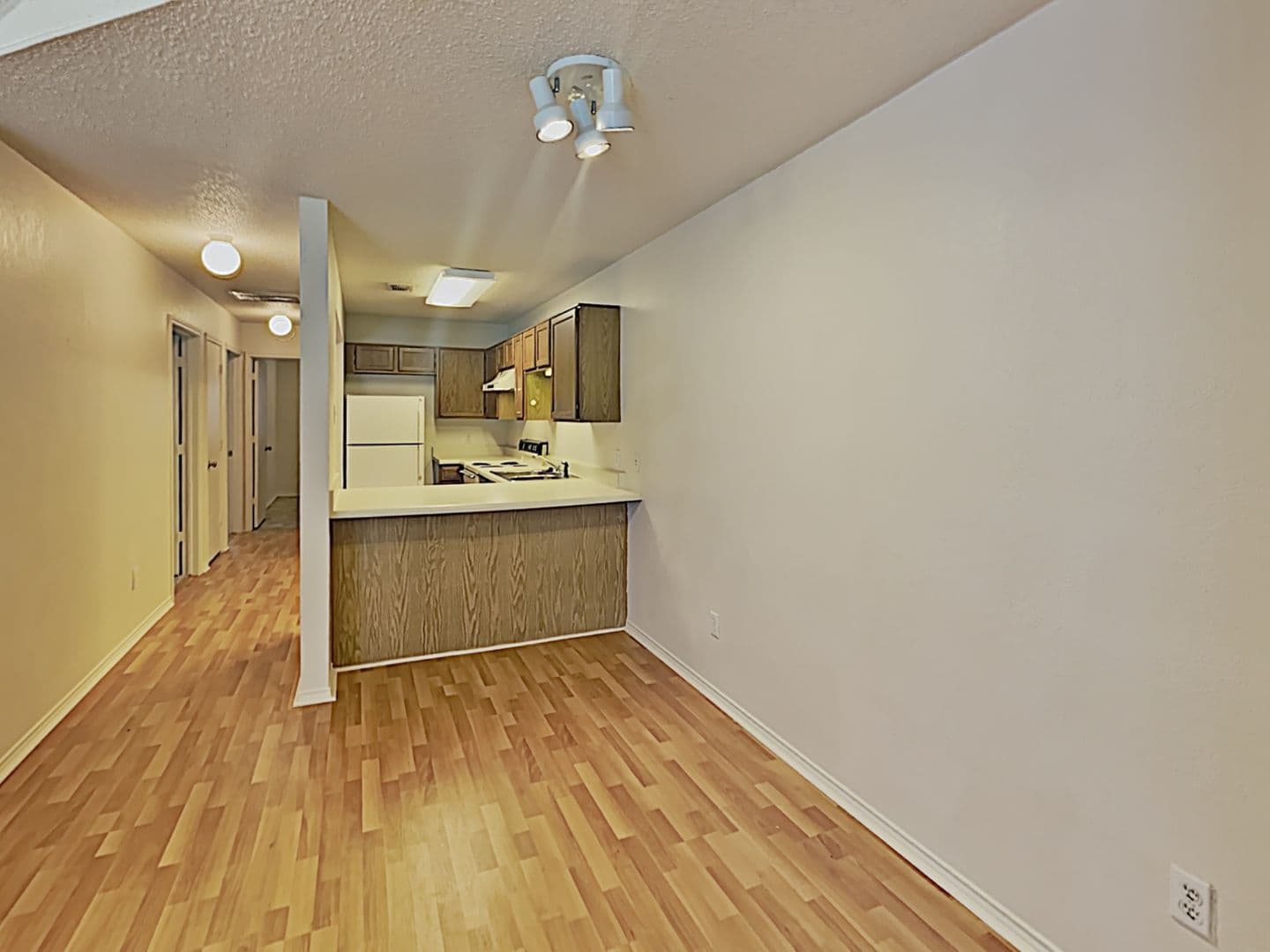 Arlington House: 820 Mirabell Ct